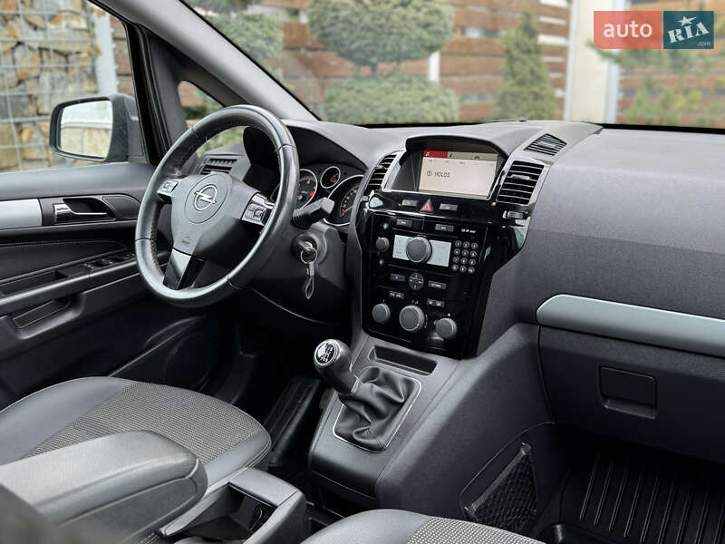 Мінівен Opel Zafira 2011 в Стрию