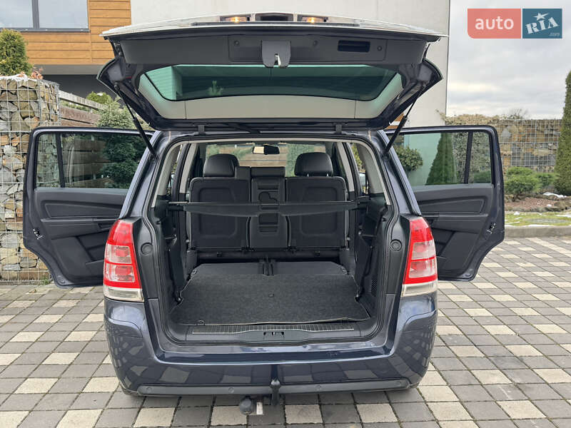 Мінівен Opel Zafira 2011 в Стрию