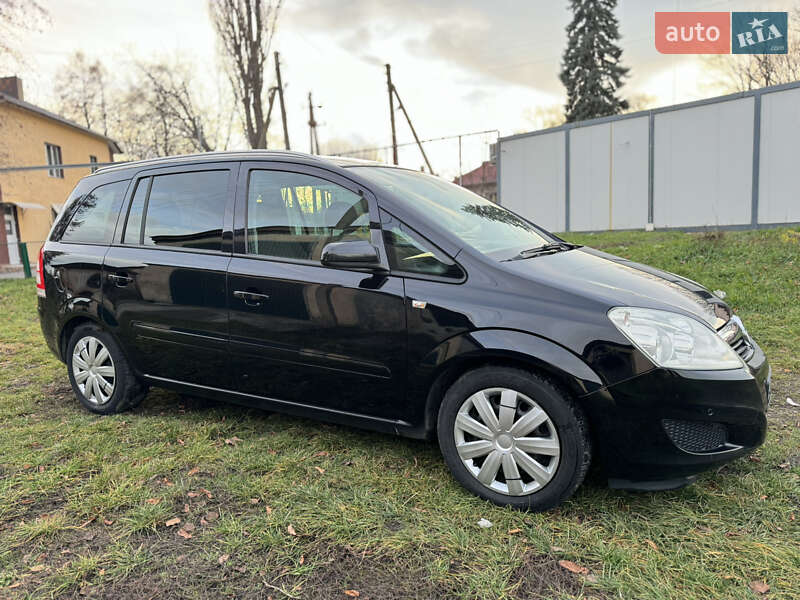 Минивэн Opel Zafira 2008 в Сокирянах
