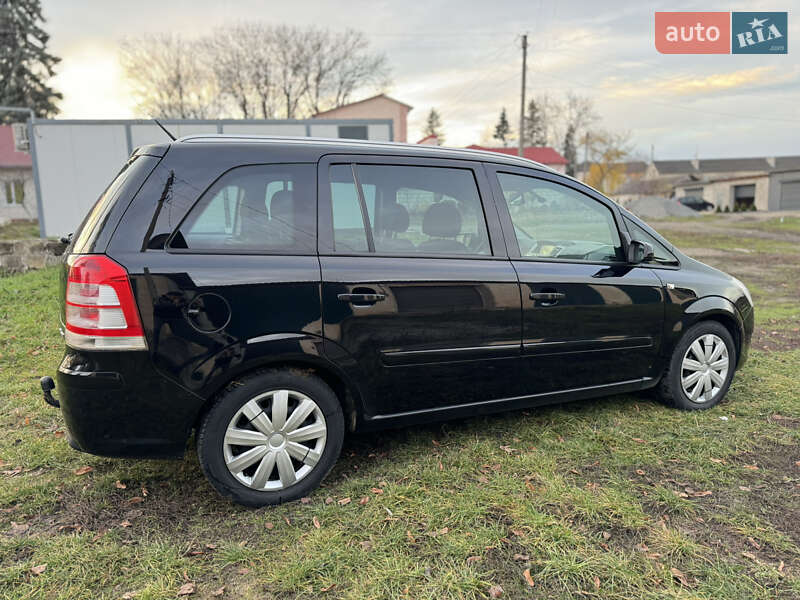 Минивэн Opel Zafira 2008 в Сокирянах