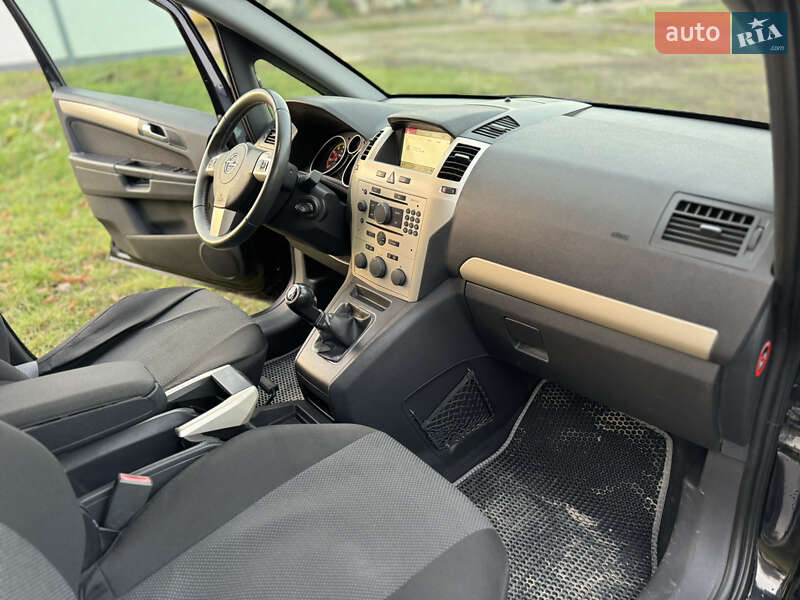 Минивэн Opel Zafira 2008 в Сокирянах