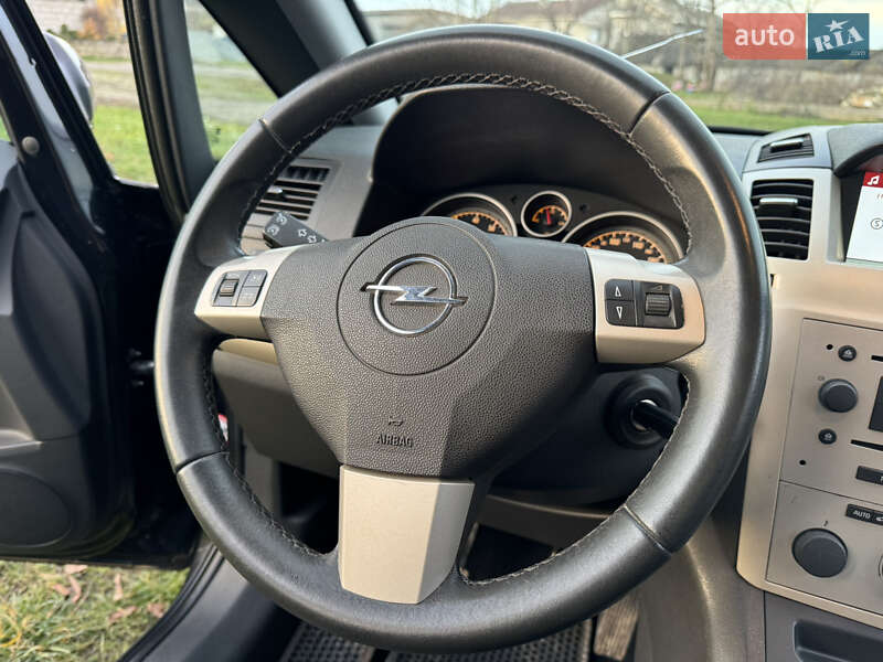 Минивэн Opel Zafira 2008 в Сокирянах