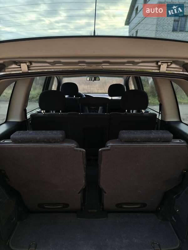 Минивэн Opel Zafira 2001 в Радомышле