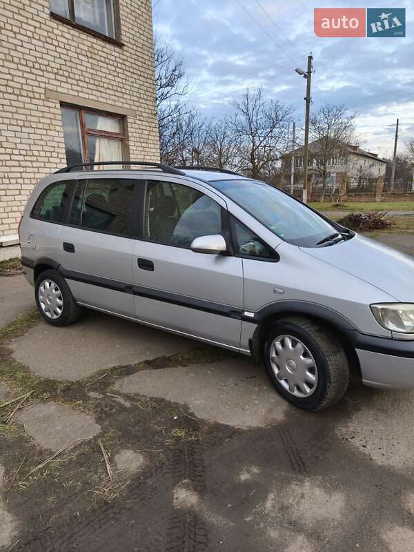 Минивэн Opel Zafira 2001 в Радомышле
