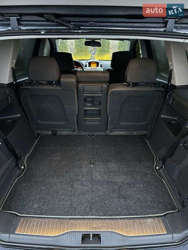 Минивэн Opel Zafira 2008 в Комарному