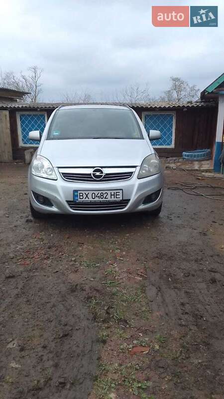 Минивэн Opel Zafira 2010 в Каменец-Подольском фото 2 Минивэн Opel Zafira 2010 в Каменец-Подольском