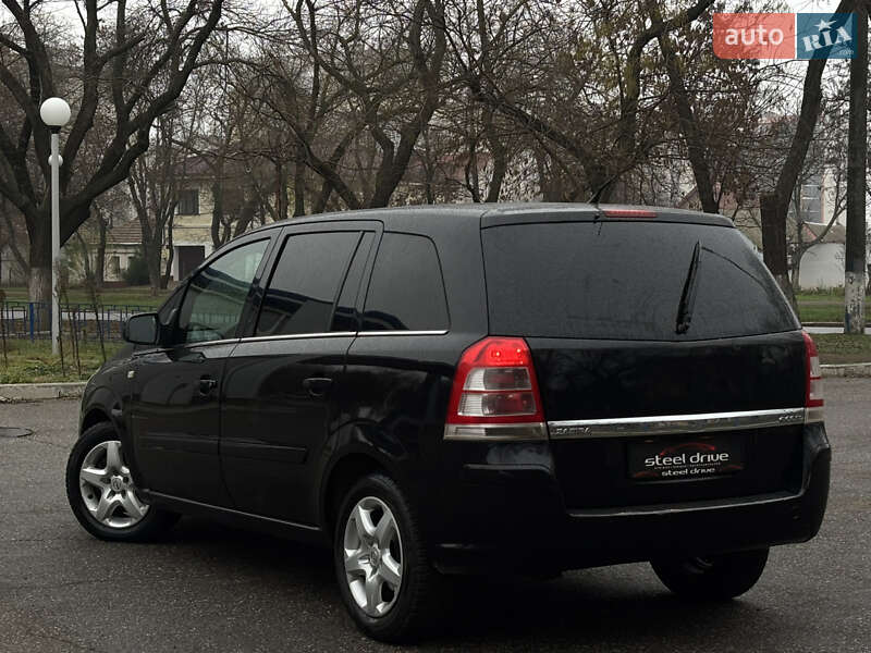 Минивэн Opel Zafira 2011 в Николаеве