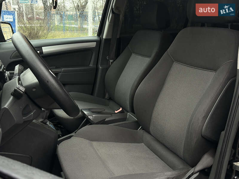 Минивэн Opel Zafira 2011 в Николаеве