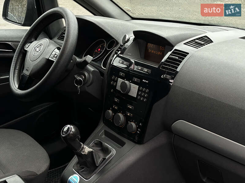 Минивэн Opel Zafira 2011 в Николаеве