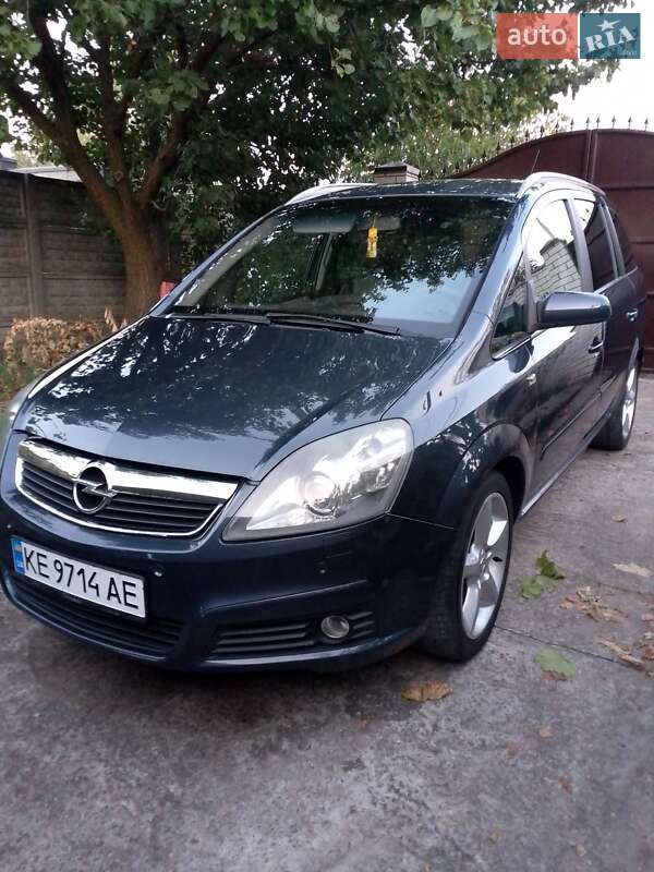 Минивэн Opel Zafira 2006 в Днепре