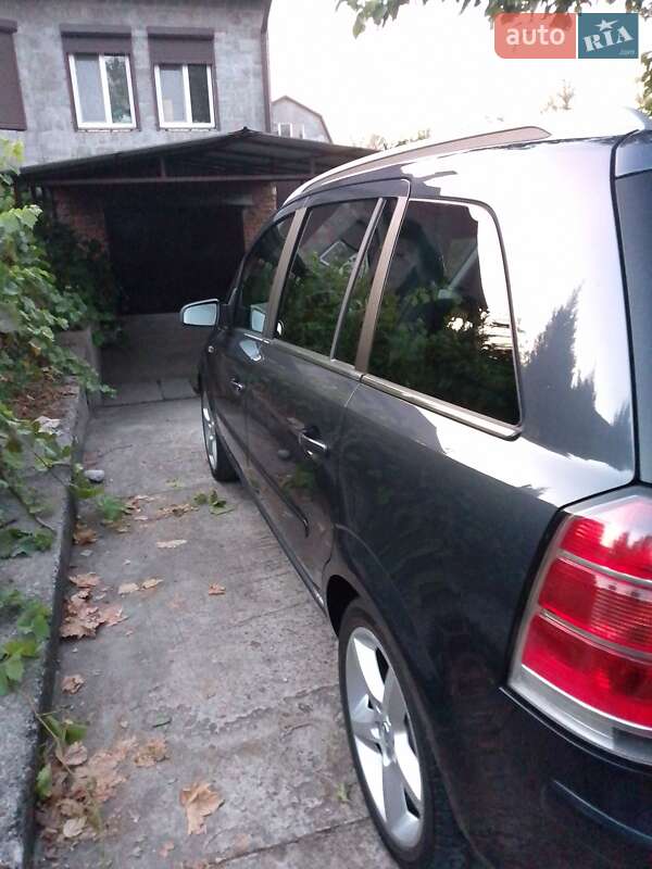 Минивэн Opel Zafira 2006 в Днепре