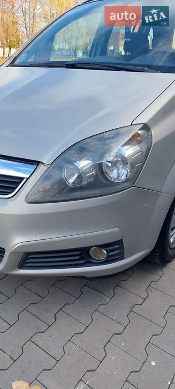 Минивэн Opel Zafira 2008 в Белой Церкви