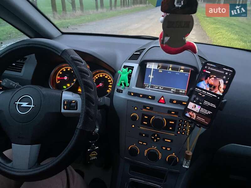 Минивэн Opel Zafira 2008 в Измаиле