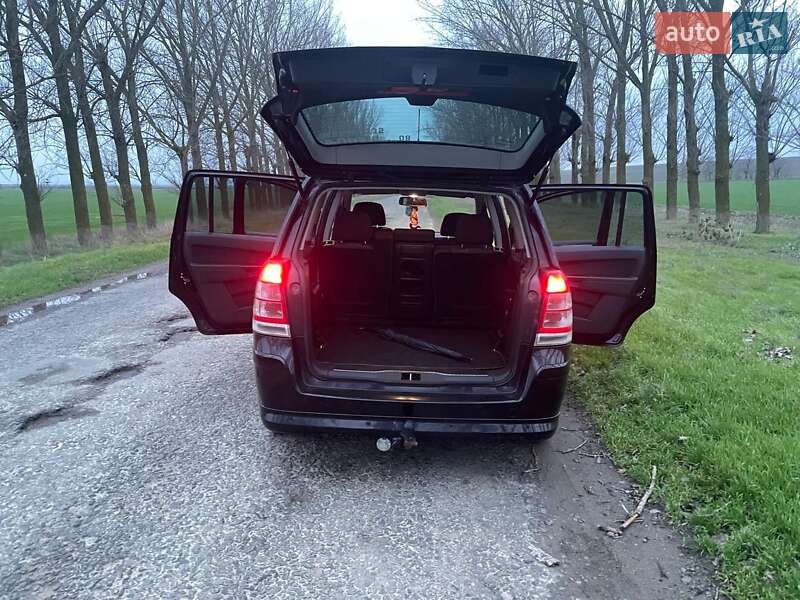 Минивэн Opel Zafira 2008 в Измаиле