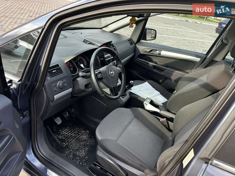 Минивэн Opel Zafira 2010 в Луцке фото 6 Минивэн Opel Zafira 2010 в Луцке