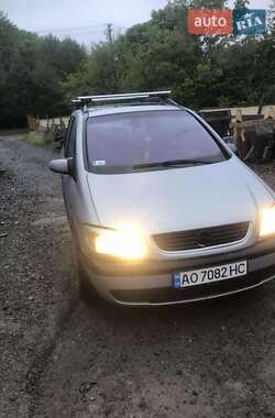 Минивэн Opel Zafira 2001 в Иршаве