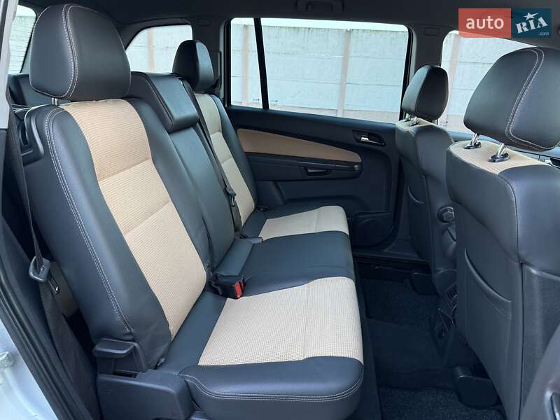 Минивэн Opel Zafira 2011 в Стрые