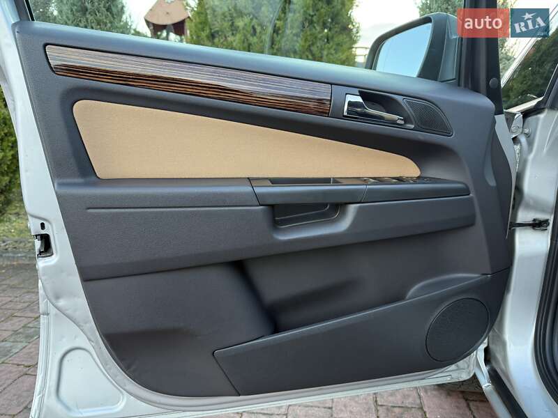 Минивэн Opel Zafira 2011 в Стрые