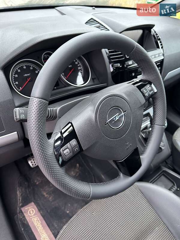 Минивэн Opel Zafira 2010 в Луцке фото 16 Минивэн Opel Zafira 2010 в Луцке