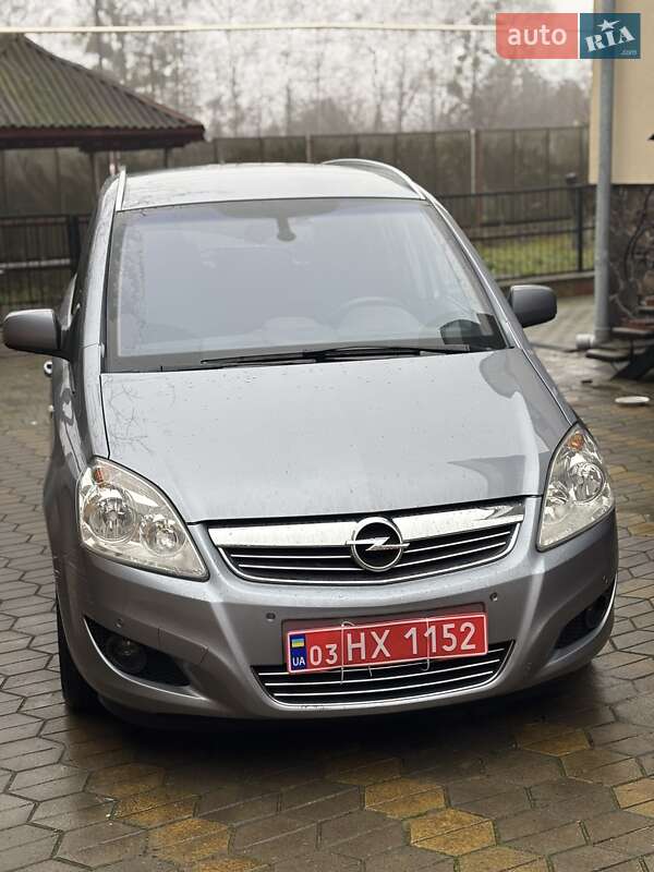 Opel Zafira 2011