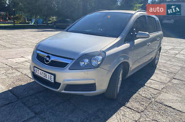 Мінівен Opel Zafira 2005 в Косові