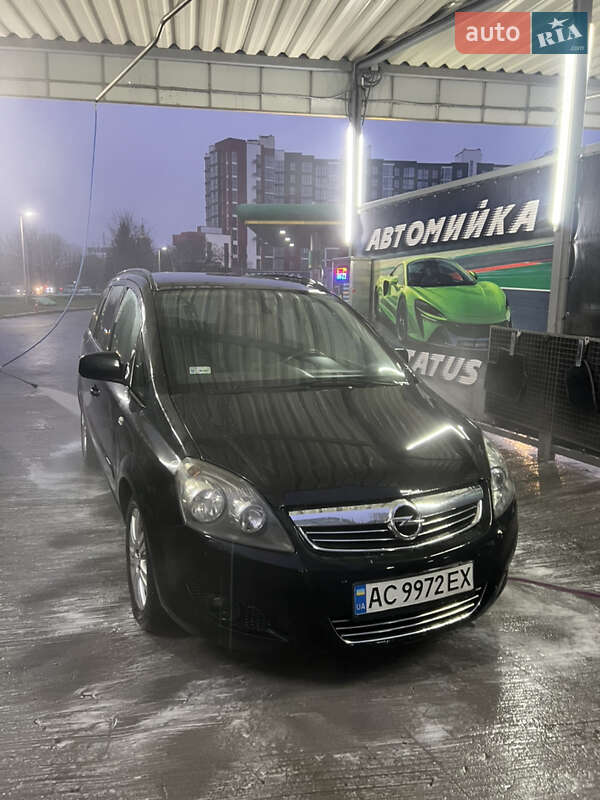 Opel Zafira 2013 Opel Zafira 2013