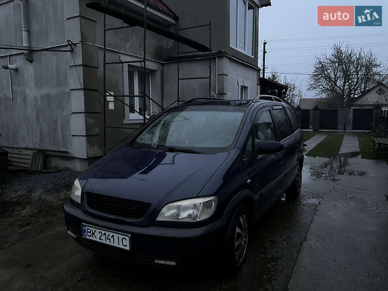 Мінівен Opel Zafira 2000 в Рівному