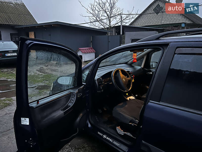 Мінівен Opel Zafira 2000 в Рівному