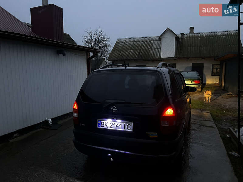 Мінівен Opel Zafira 2000 в Рівному