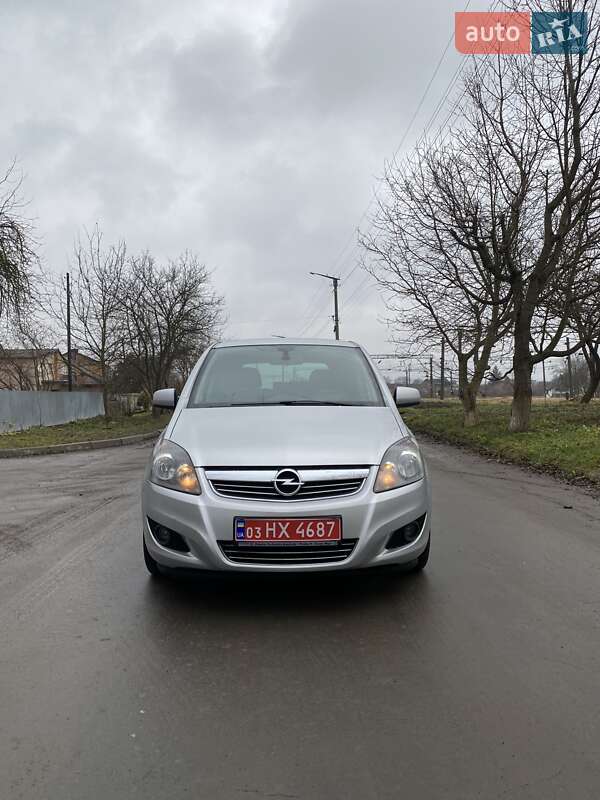 Opel Zafira 2011