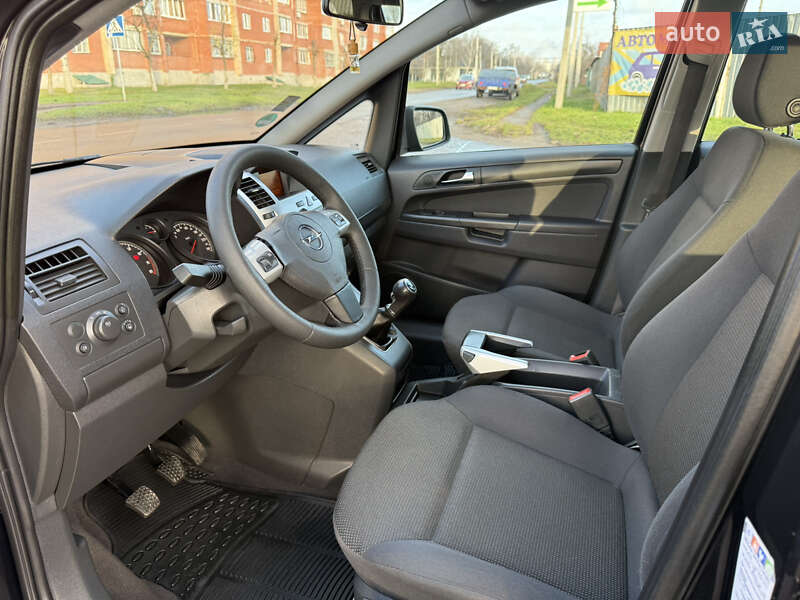 Минивэн Opel Zafira 2010 в Борисполе