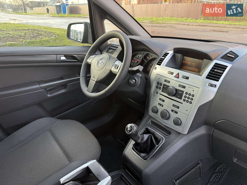 Минивэн Opel Zafira 2010 в Борисполе