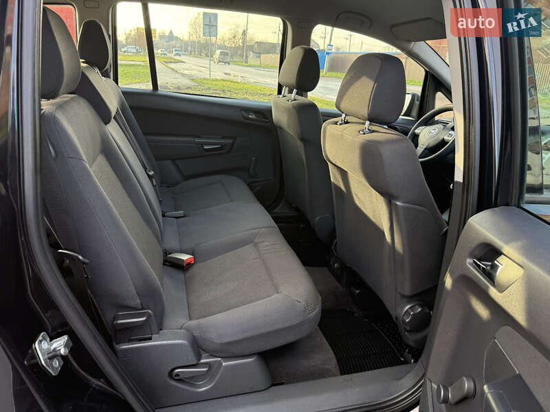 Минивэн Opel Zafira 2010 в Борисполе