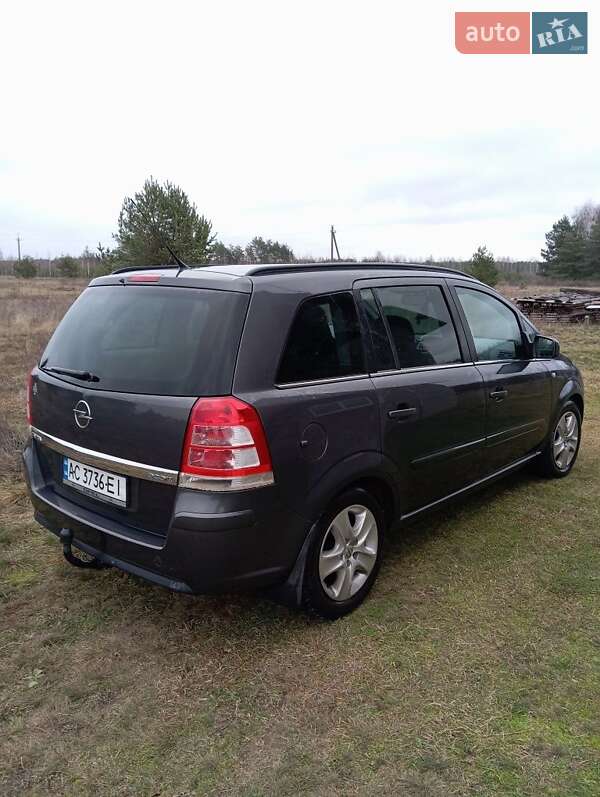 Opel Zafira 2011