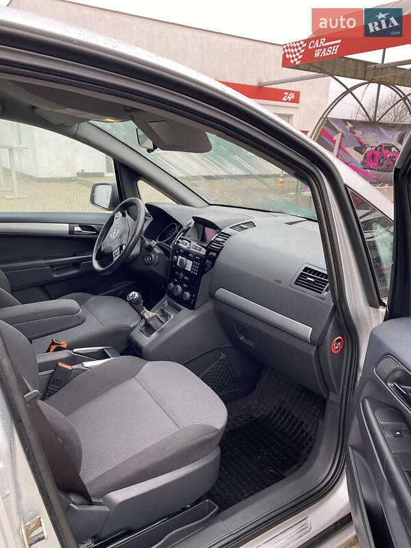 Минивэн Opel Zafira 2010 в Ужгороде фото 8 Минивэн Opel Zafira 2010 в Ужгороде