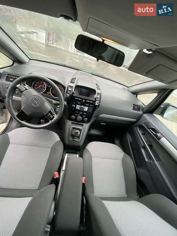 Минивэн Opel Zafira 2010 в Ужгороде фото 20 Минивэн Opel Zafira 2010 в Ужгороде