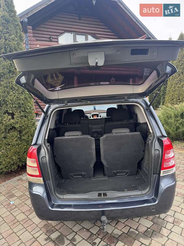 Минивэн Opel Zafira 2008 в Черновцах