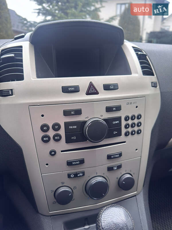 Минивэн Opel Zafira 2008 в Черновцах