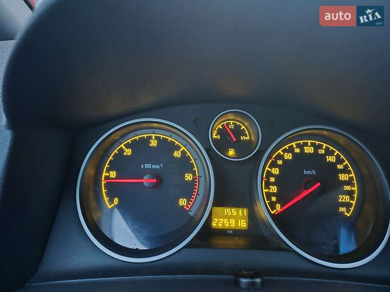 Минивэн Opel Zafira 2010 в Днепре