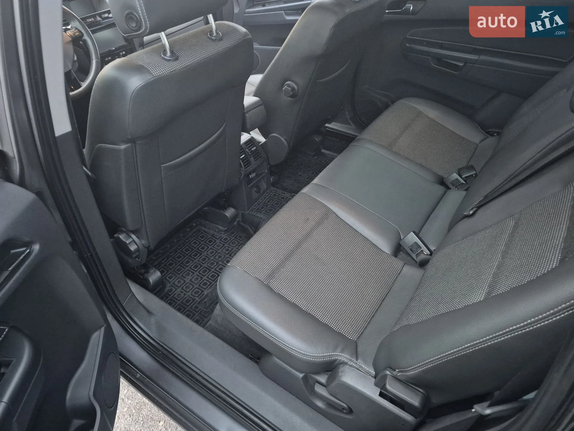 2010 Opel Zafira - мініатюра 20