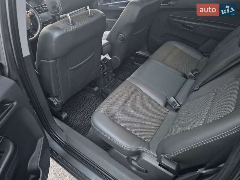 Минивэн Opel Zafira 2010 в Днепре