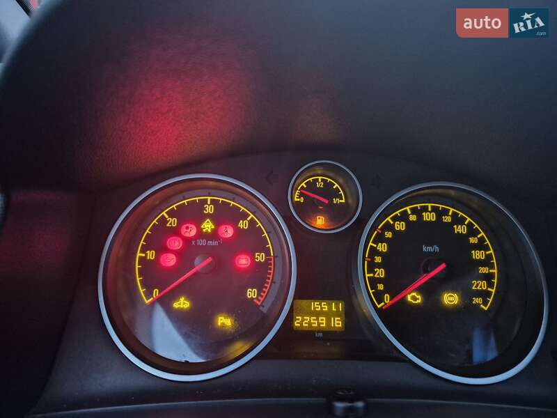 Минивэн Opel Zafira 2010 в Днепре