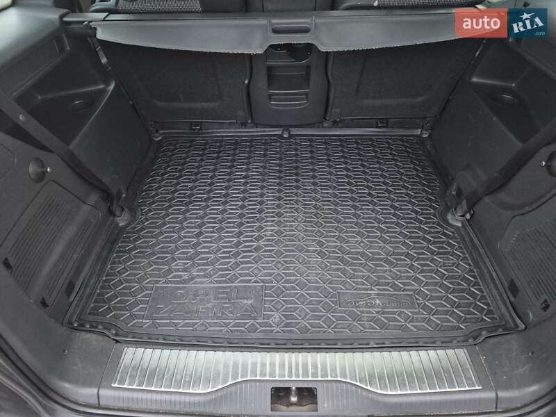 Минивэн Opel Zafira 2010 в Днепре