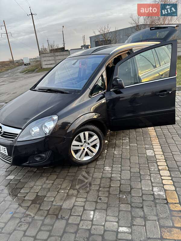 Opel Zafira 2011