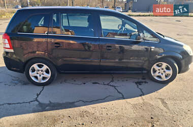 Минивэн Opel Zafira 2010 в Луцке