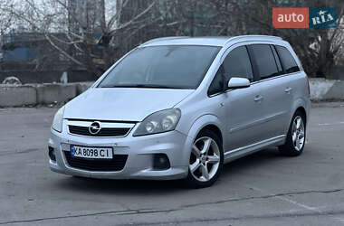 Минивэн Opel Zafira 2008 в Киеве