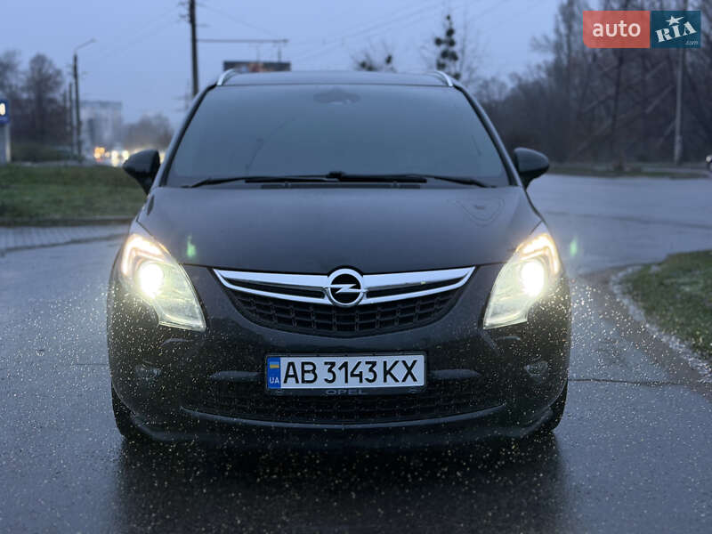 Минивэн Opel Zafira 2014 в Полтаве