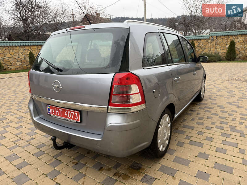 Минивэн Opel Zafira 2009 в Могилев-Подольске