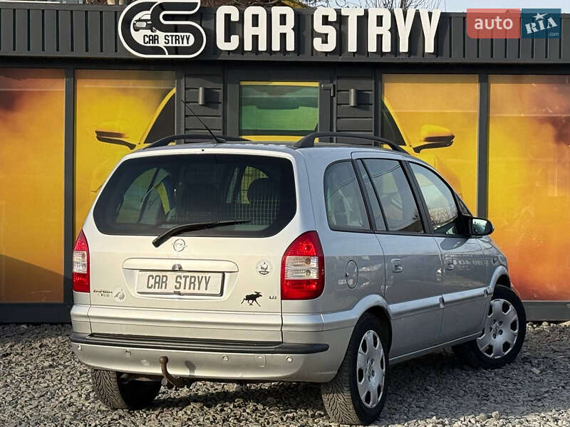 Мінівен Opel Zafira 2004 в Стрию