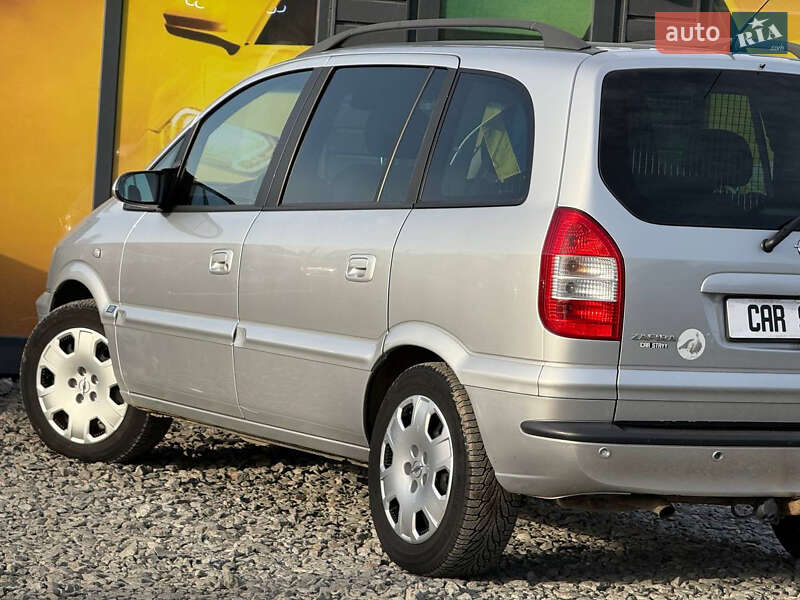 Мінівен Opel Zafira 2004 в Стрию